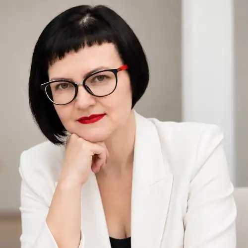 Видео приветствие от логопеда Лариса Бакисова